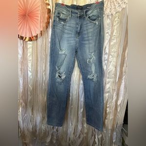 #30 Judy Blue 16w Distressed Boyfriend Paint Splatter SUPER CUTE
